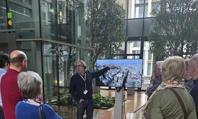 Allessia Claes - Bezoek aan het parlement